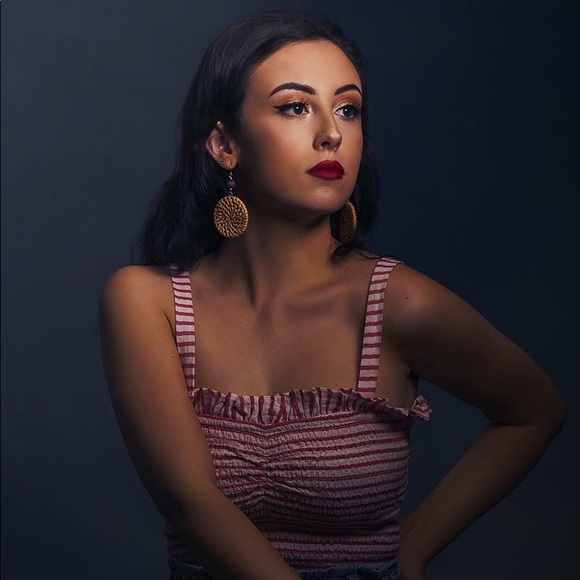 Meet your Posher, Madi - Picture 3 of 8